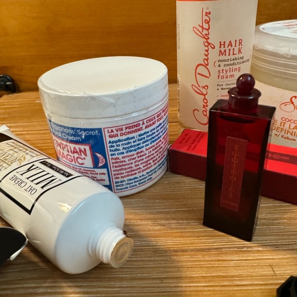 Carol’s Daughter, Shea Moisture, Egyptian Magic, Archipelago & More! - Picture 3 of 9